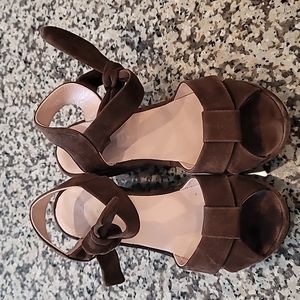 Super Cute Platform sandals!